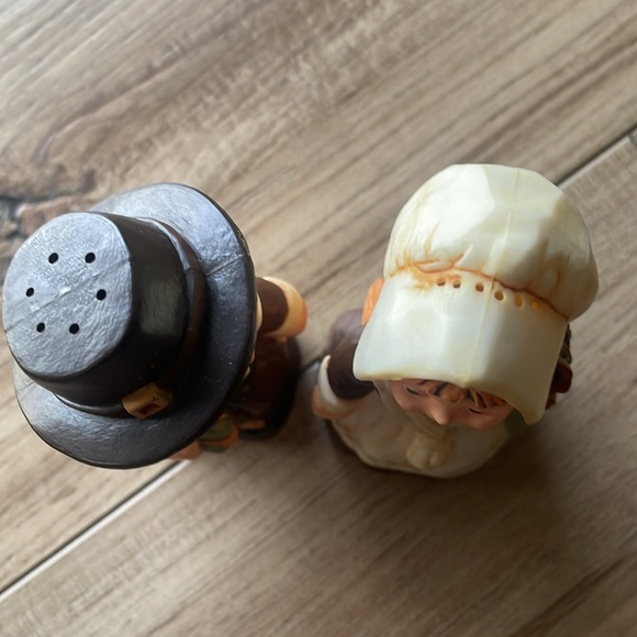 Vintage Hallmark Pilgrim Salt & Pepper Shakers (Hard Plastic) in Original Box - Picture 14 of 15